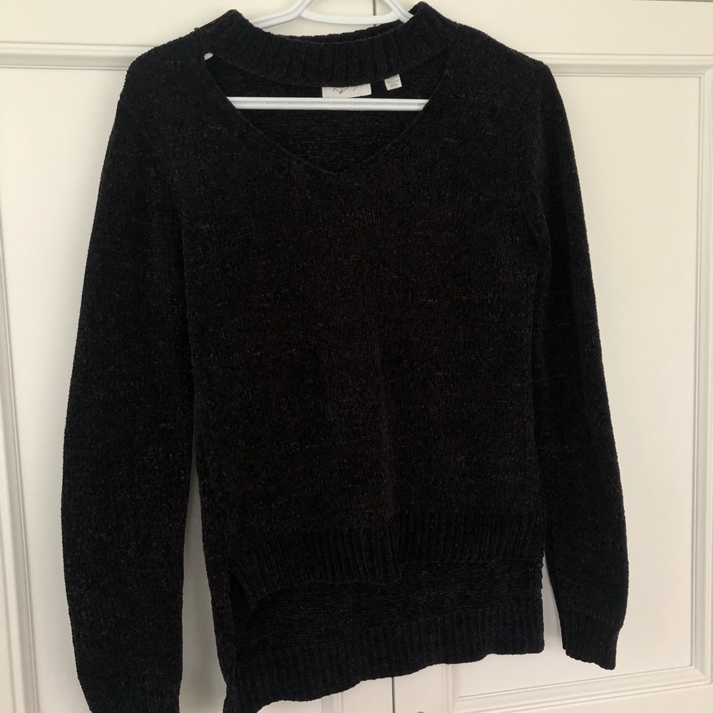 V neck sweater